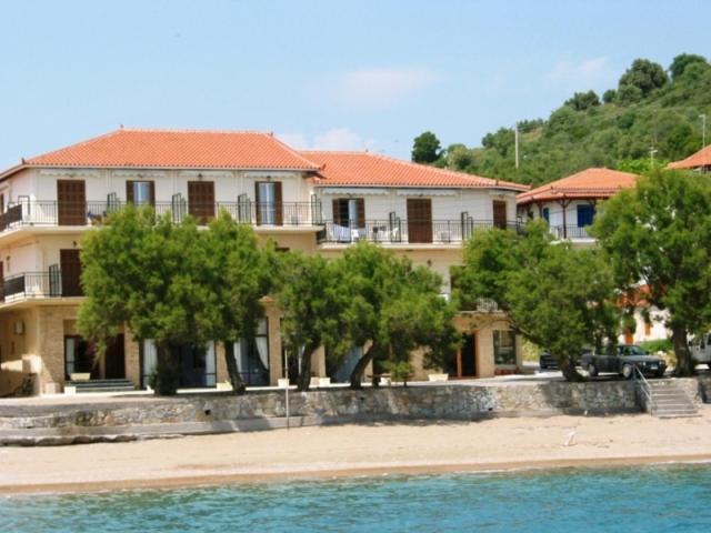 Hotel Korakakis Beach Finikounta Bagian luar foto